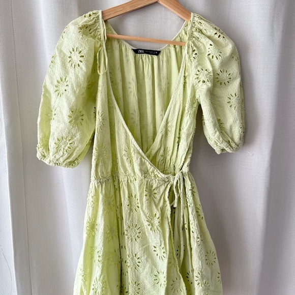 Zara Dresses & Skirts - Zara Green Puff Sleeve Wrap Sundress